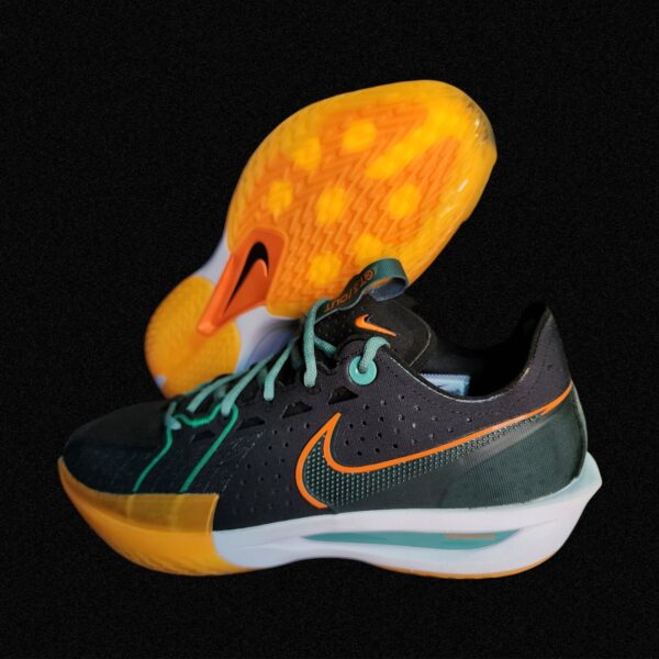 Gt Cut 3 "Swoosh Squad"