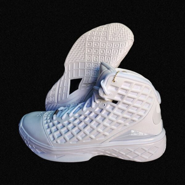 Kobe 3 "Halo"