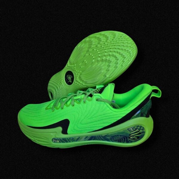 Curry 12 "Extraterrestrial"