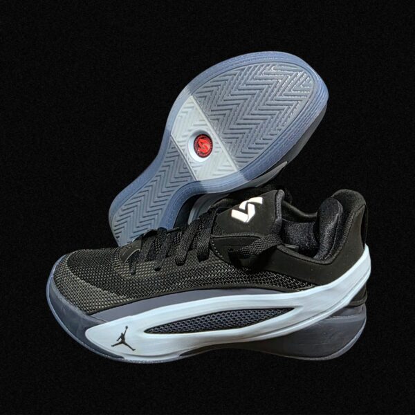 Luka 5 "Black Thunder Blue"